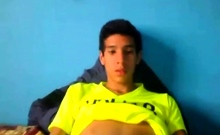 Latino Twink Shows Off When Jerking