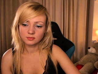 Small titted babe toys her pussy on webcam
