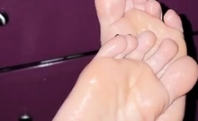 Black Amateur Explore Hot Foot Fetish