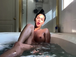 Brunette Solo Webcam Masturbation