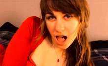 Amateur teen loves toys in her ass